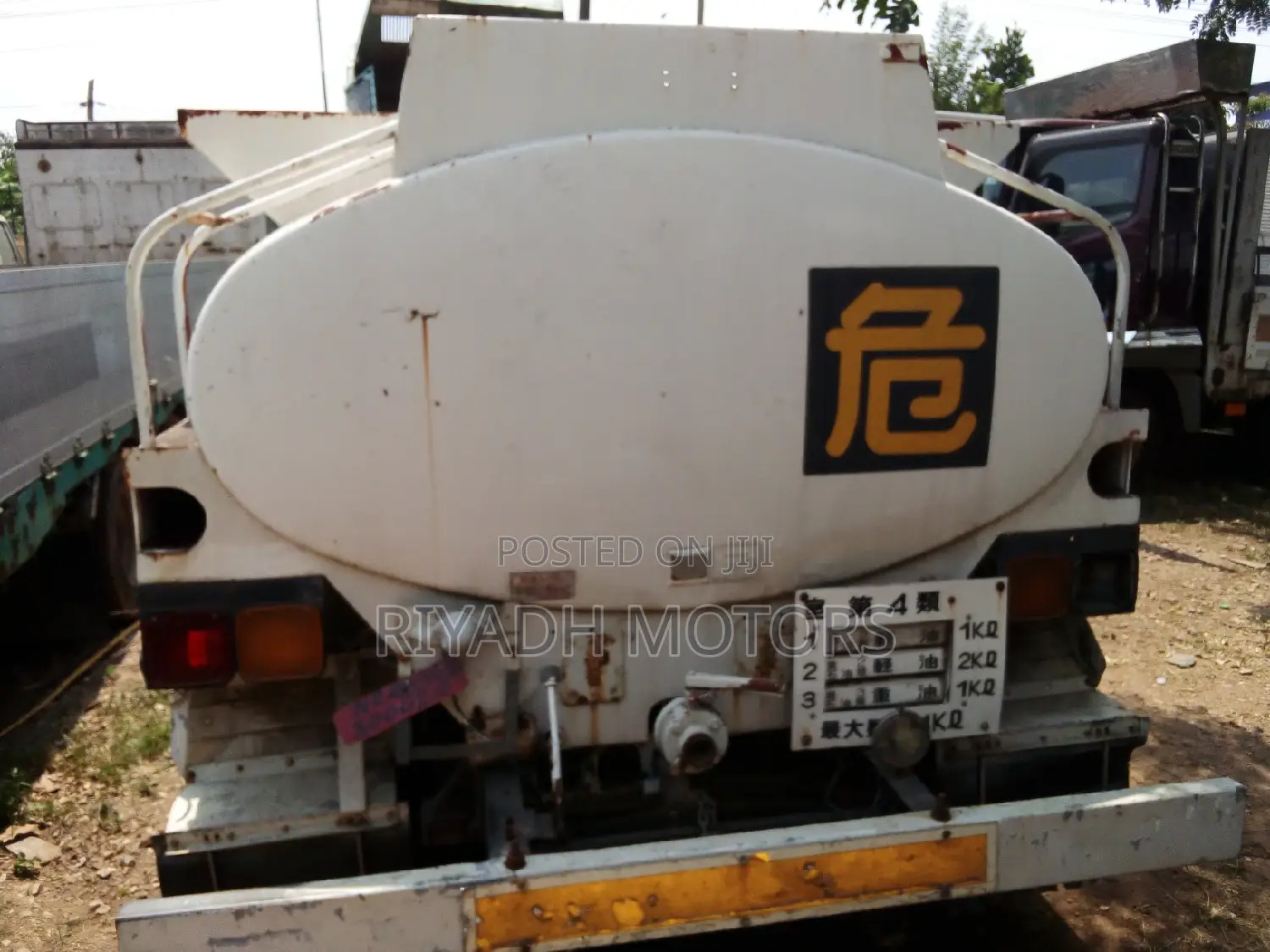 Isuzu Truck