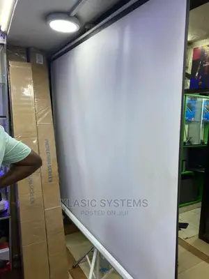 Projector Screen for Your Projectors 180by180