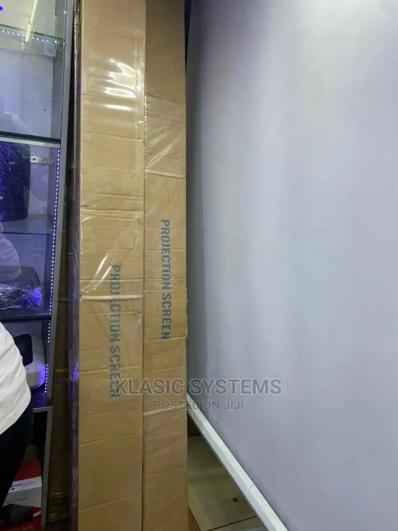 Projector Screen for Your Projectors 180by180