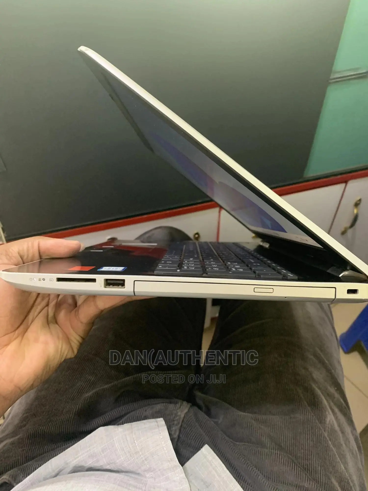 Laptop HP 15 4GB Intel Core I3 HDD 1T