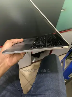 Laptop Apple MacBook 2019 8GB Intel Core I5 SSD 256GB