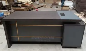 Office Desk With a Side Return.
