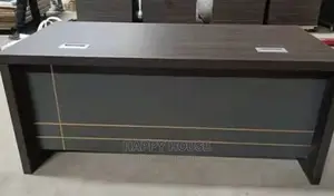 Office Desk With a Side Return.