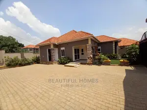 Furnished 4bdrm Bungalow in Tarmacked, Kira for Sale
