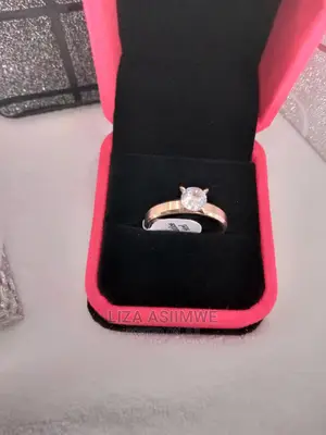 Engagement Rings Available With a Ring Box It's Self