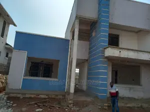 Furnished 5bdrm Duplex in Tarmack Estate, Kira for Sale