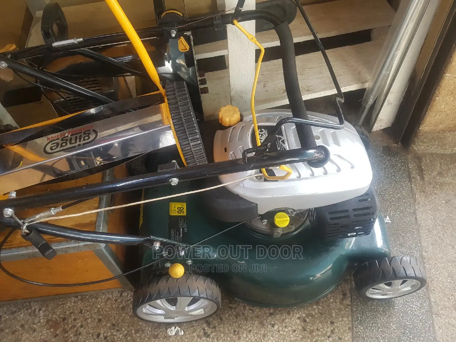 Honda Lawn More Engine Grass Cutter