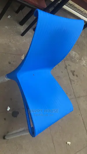 Plastic Chairs With Steel Stands