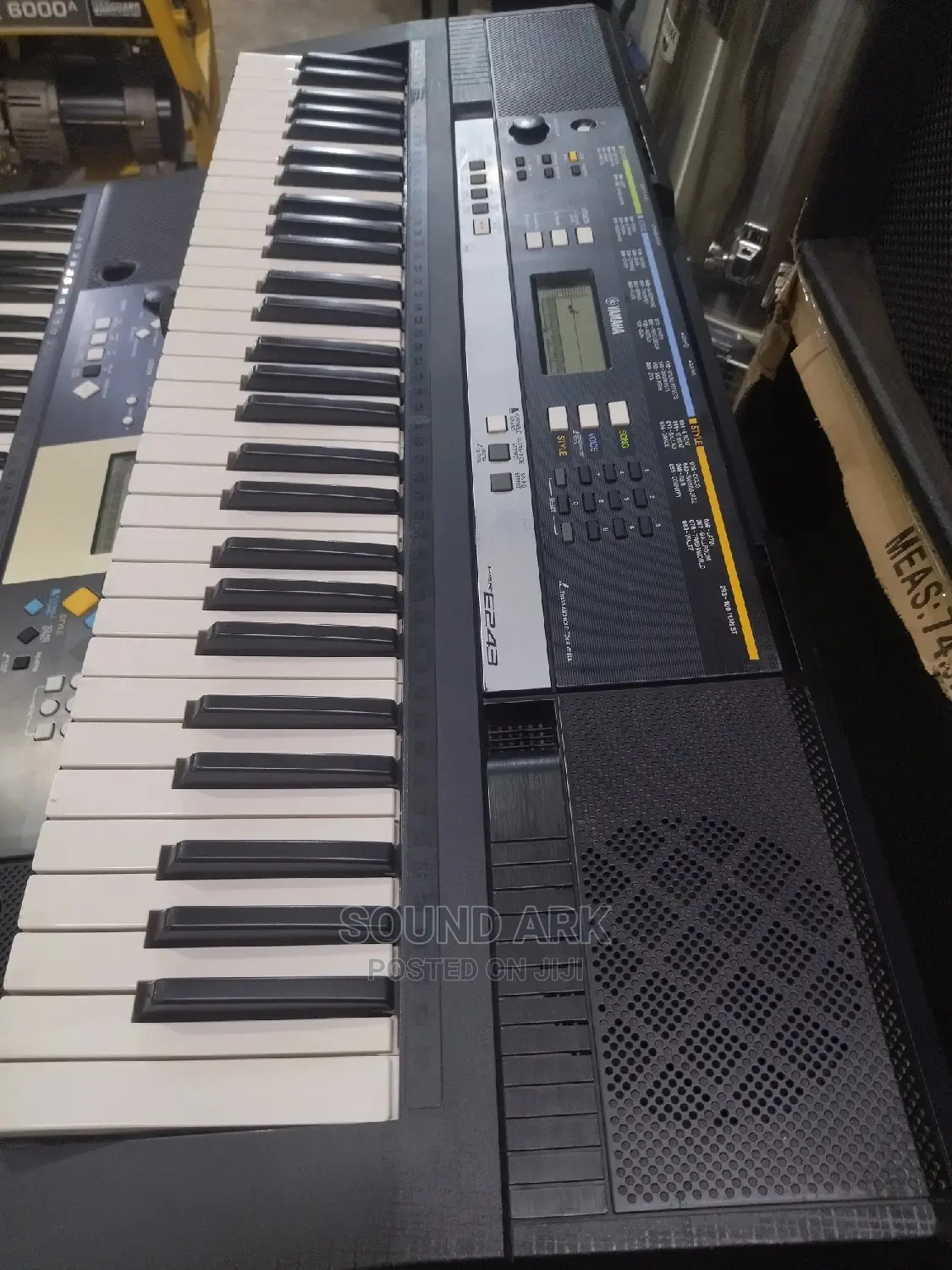 Keyboard Psr E243