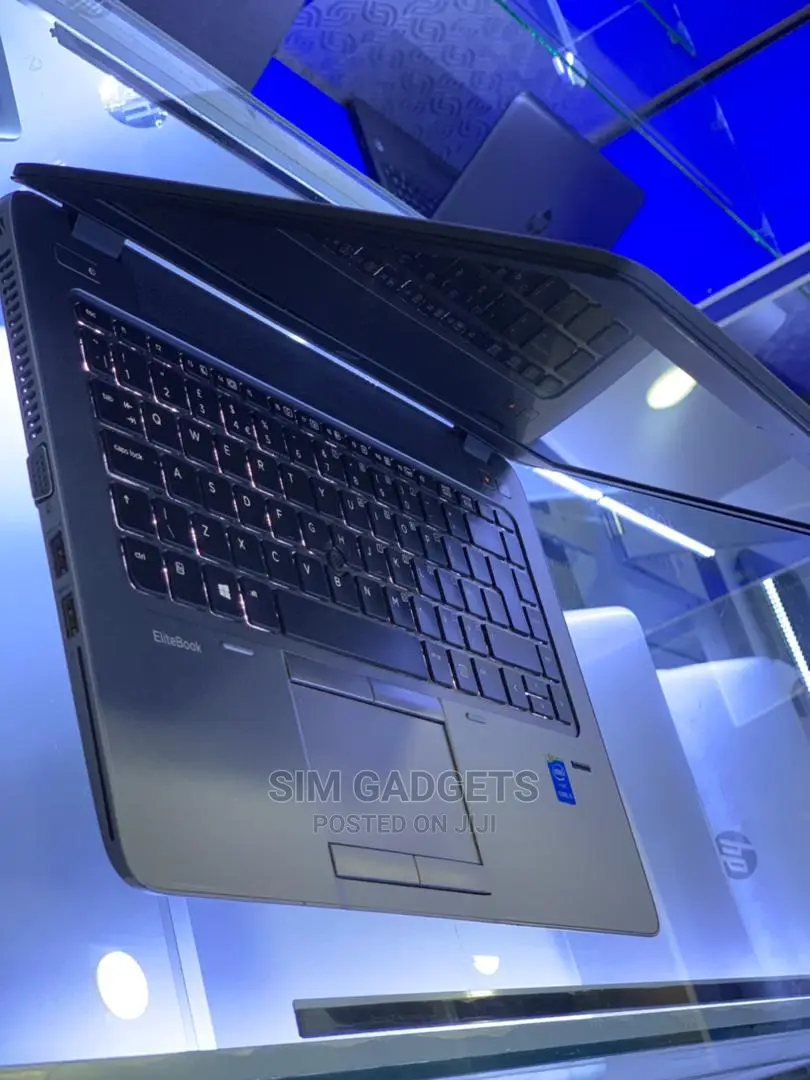 Laptop HP EliteBook 8770W 4GB Intel Core I5 HDD 500GB