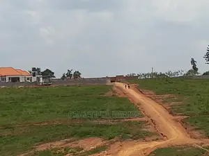 Kasangati 100 by 100 in First Class Neighborhood on Sell