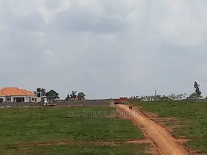 100 *100 in Gated Neighborhood of Kasangati on Sell