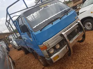 Toyota Cantera 2005