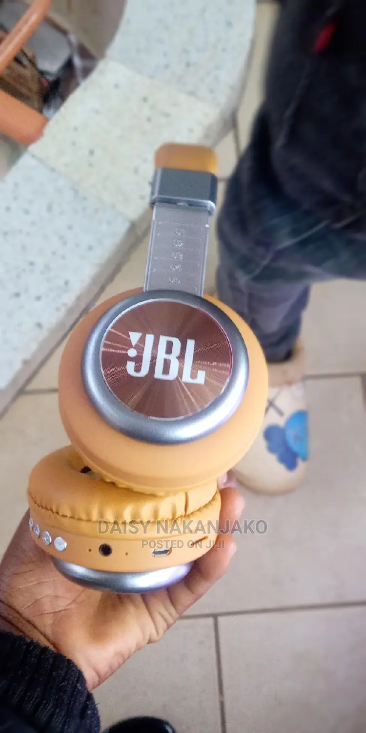 JBL J661 Headphones