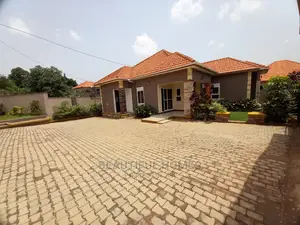 Furnished 4bdrm Bungalow in Kira Tarmacked for Sale