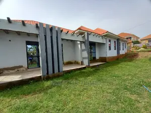 Furnished 4bdrm Bungalow in Kira Corporate Area for Sale
