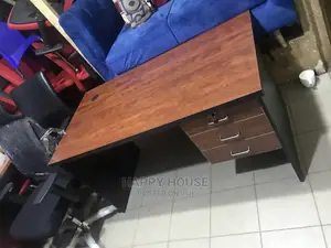 Office Desk (140cm)