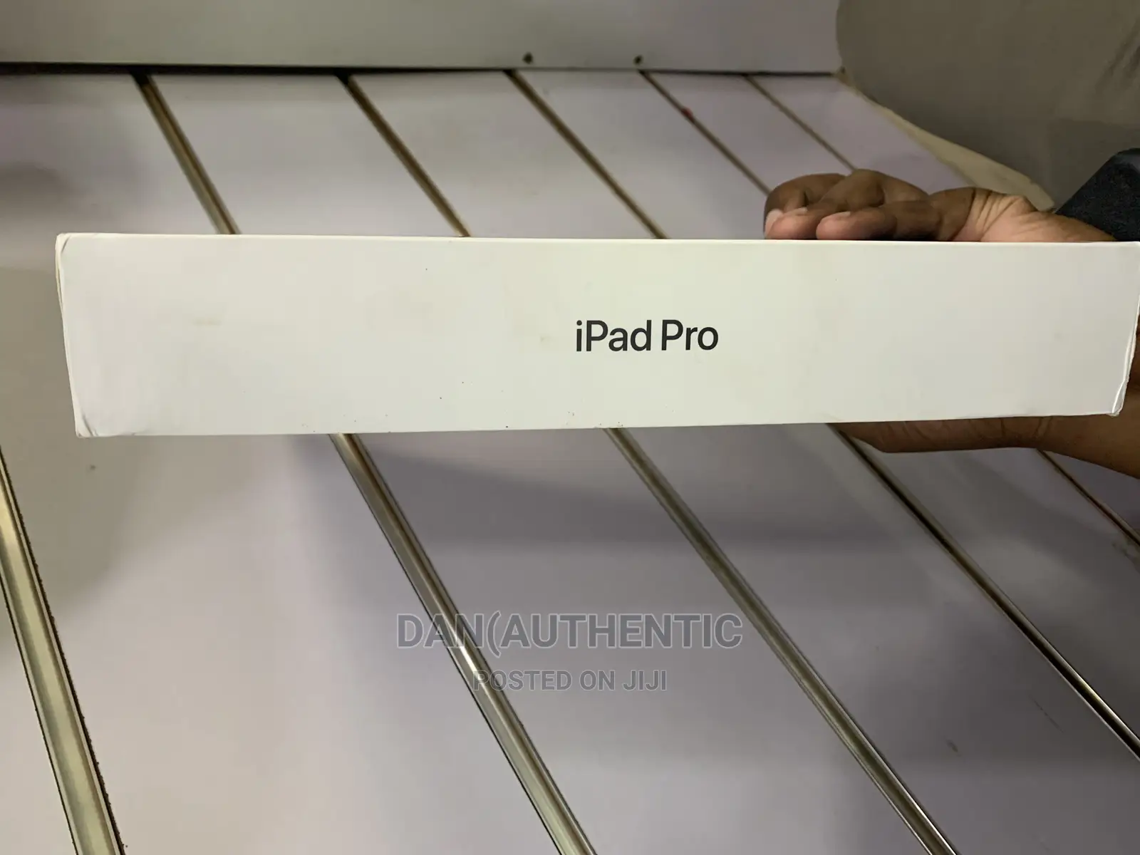New Apple iPad Pro 12.9 (2020) 256 GB Gray