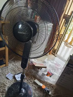 Geepas 16 Stand Fan