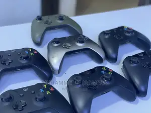 Xbox One Controllers / Pads