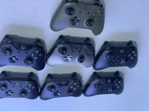 Xbox One Controllers / Pads