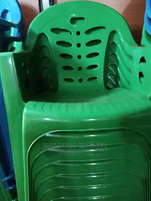 Plastic Chairs With Arm Rest