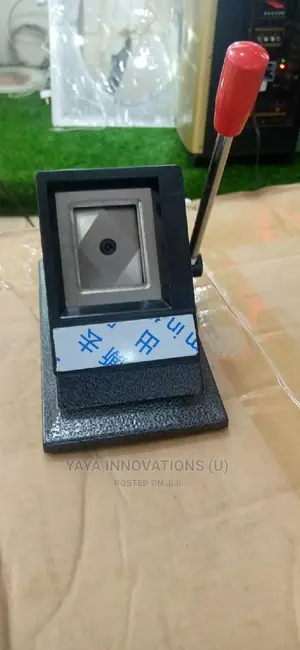 Passport Machine for Cutting Photos