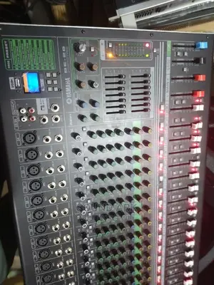 Yamaha Mixer 26 Channel