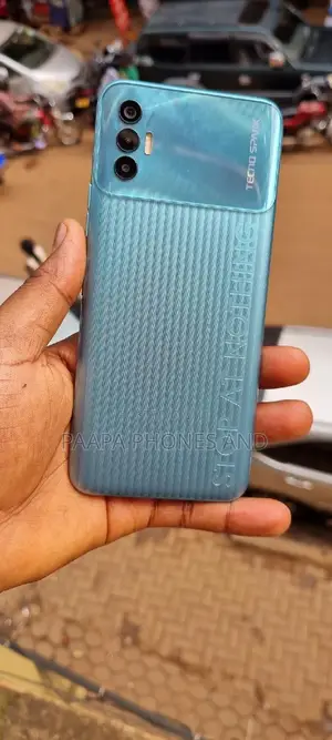 Tecno Spark 8 64 GB Blue