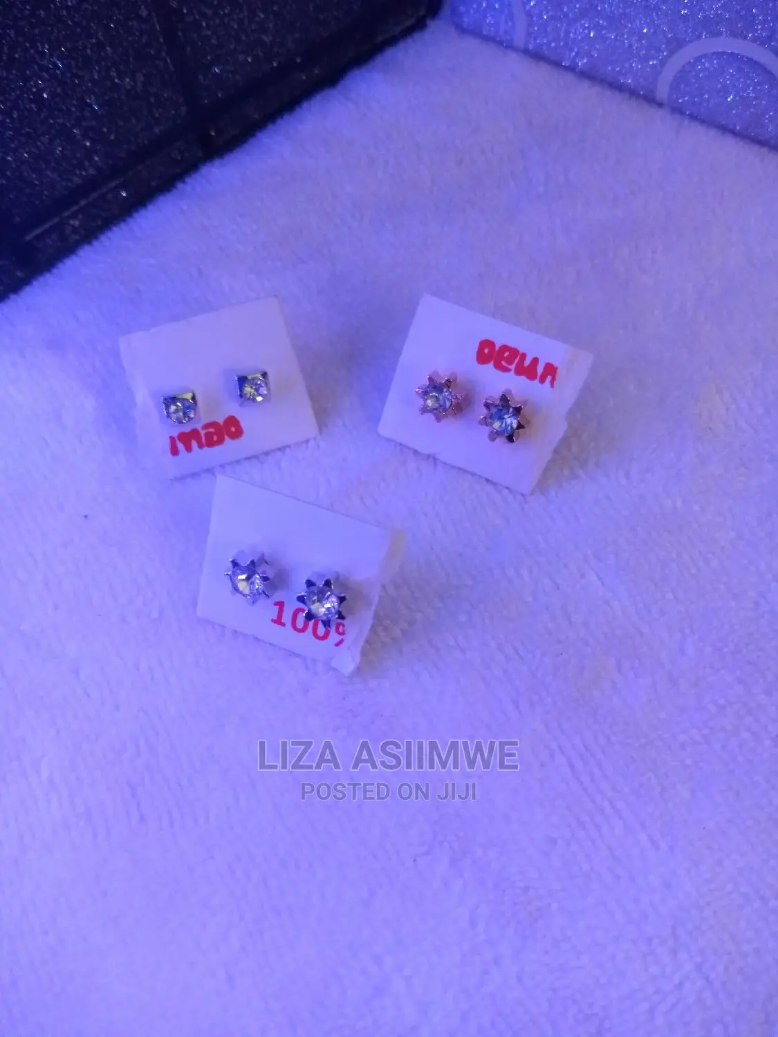 Simple Lady Earpins Available