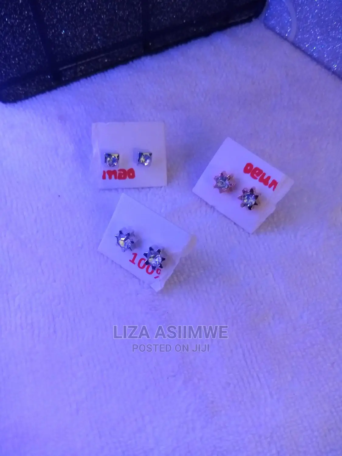 Simple Lady Earpins Available
