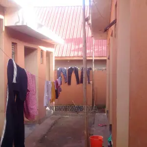 8bdrm House in Kawanda Kirinyabigo, Division B for Sale