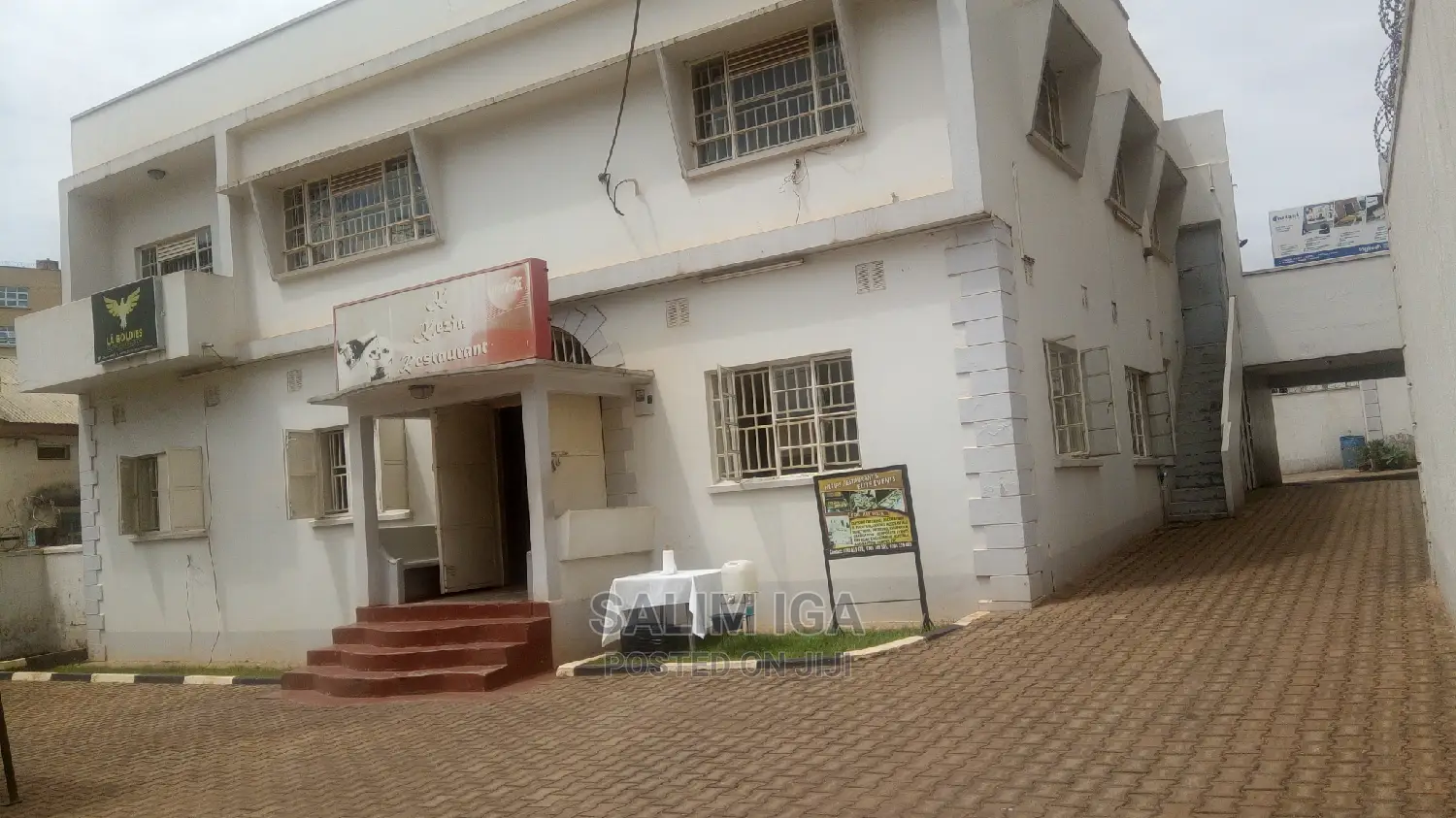 Colonial Building