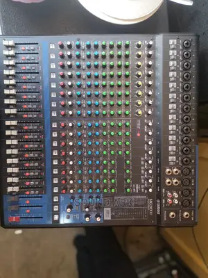 MG20XU Yamaha Mixer (20 Channels)