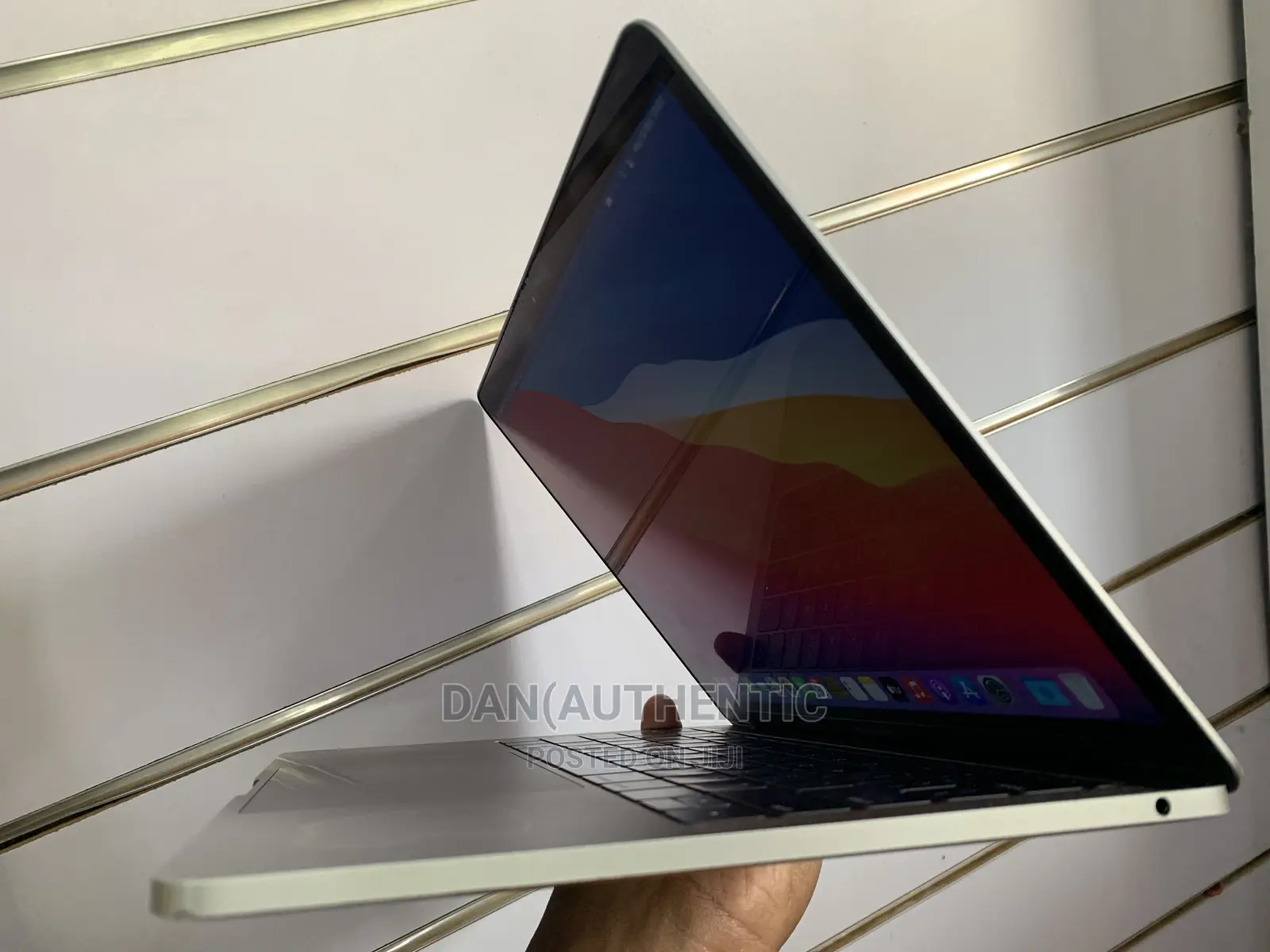 Laptop Apple MacBook Pro 2017 16GB Intel Core I5 SSD 256GB