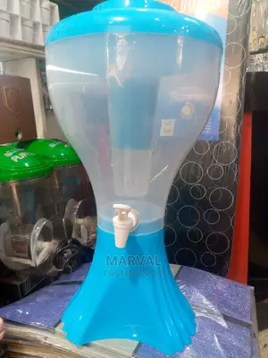 Juice Dispenser Wth Glasses