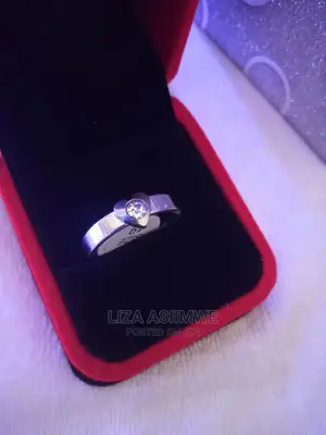 Engagement Rings Available With the Ring Box Itself