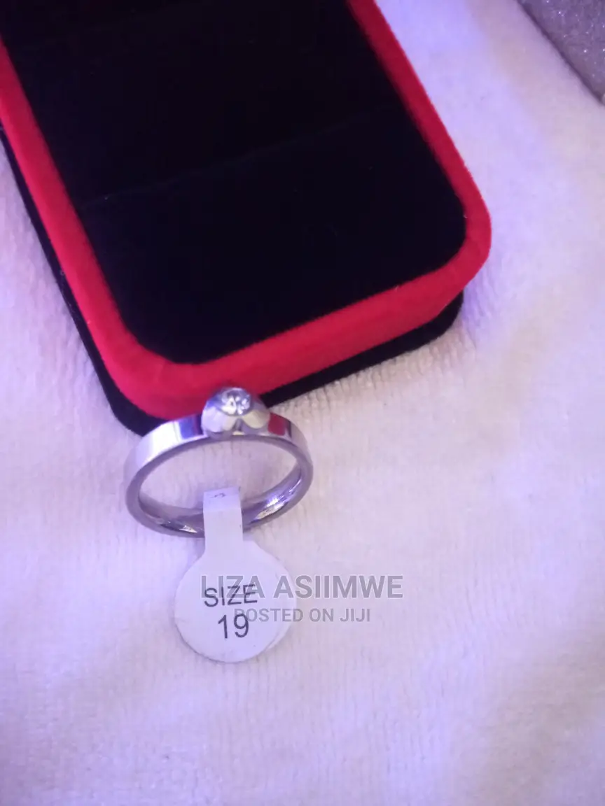 Engagement Rings Available With the Ring Box Itself