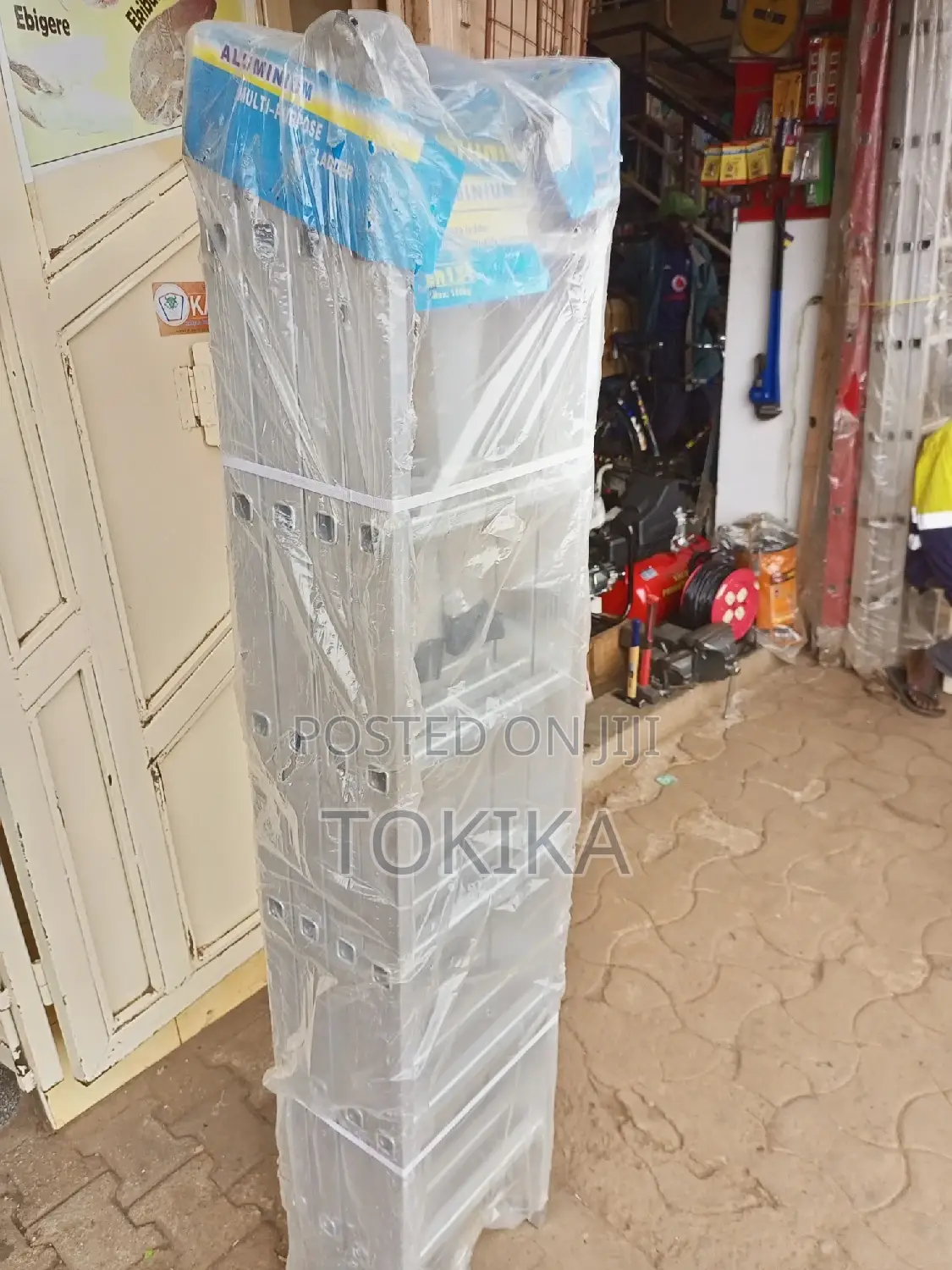Folding Ladders 6.5m / 6 Step