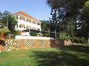 10bdrm House in Mbuya, Central Division for Rent