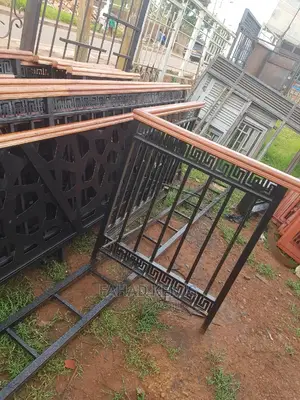 Wooden Balcony Railings (Wood and Metal)