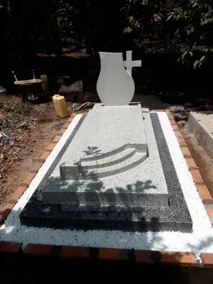 Tombstone and Heardstone Construction