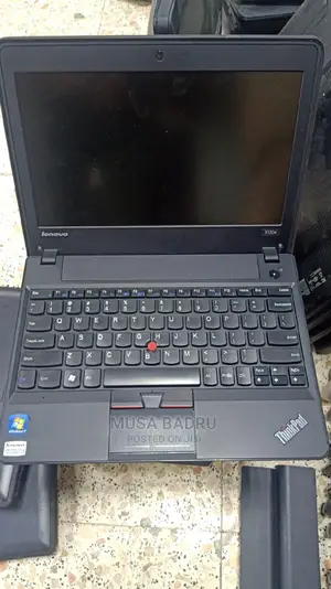 Laptop Lenovo ThinkPad X130e 2GB Intel Core 2 Duo HDD 160GB