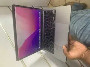Laptop Apple MacBook Pro 2020 32GB Intel Core I5 SSD 1T