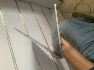 Laptop Apple MacBook Pro 2020 32GB Intel Core I5 SSD 1T