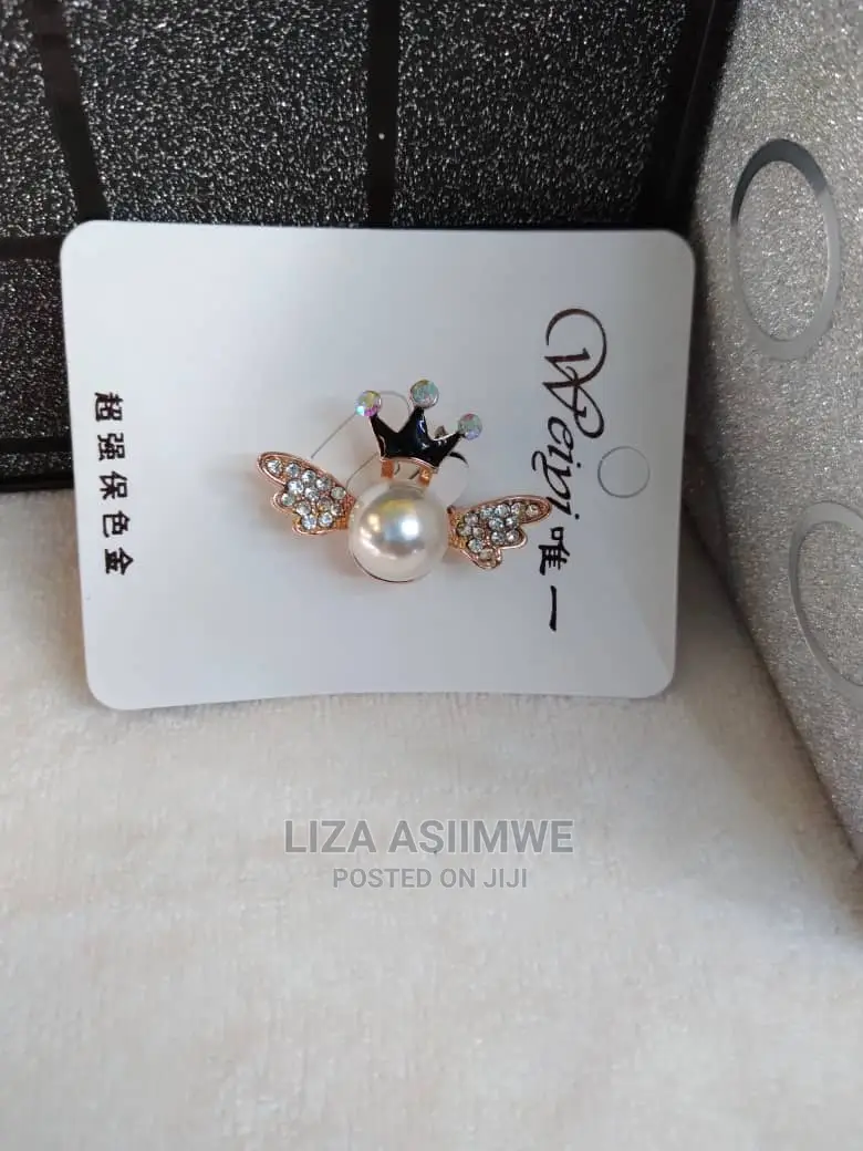Simple and Classy Brooch Pin Available