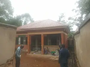 2bdrm House in Salaama Munyonyo Rd, Central Division for Sale