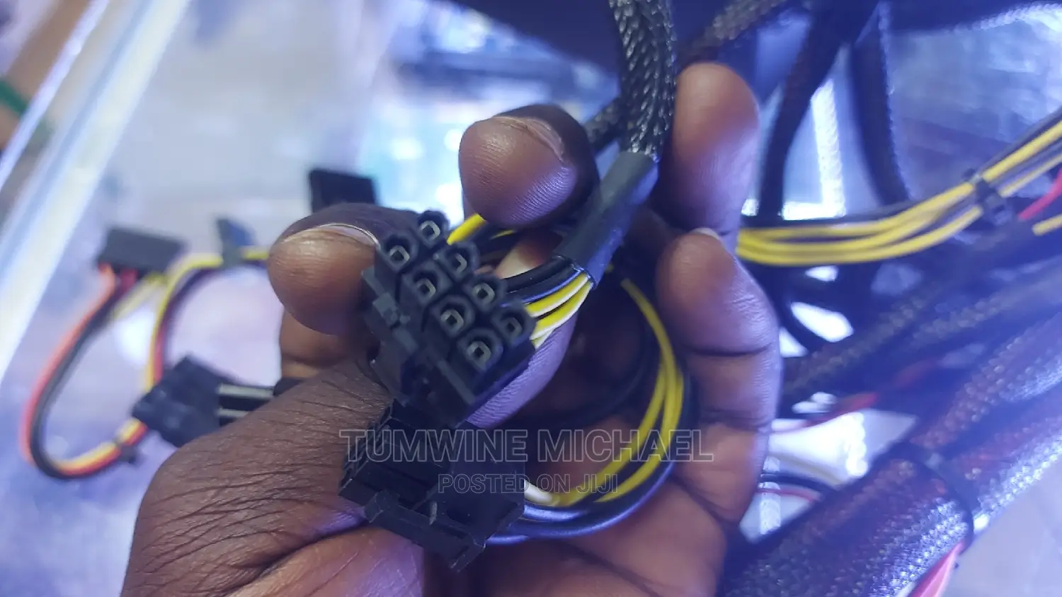 Power Supply 700 Watts