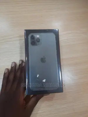 New Apple iPhone 11 Pro 256 GB Green