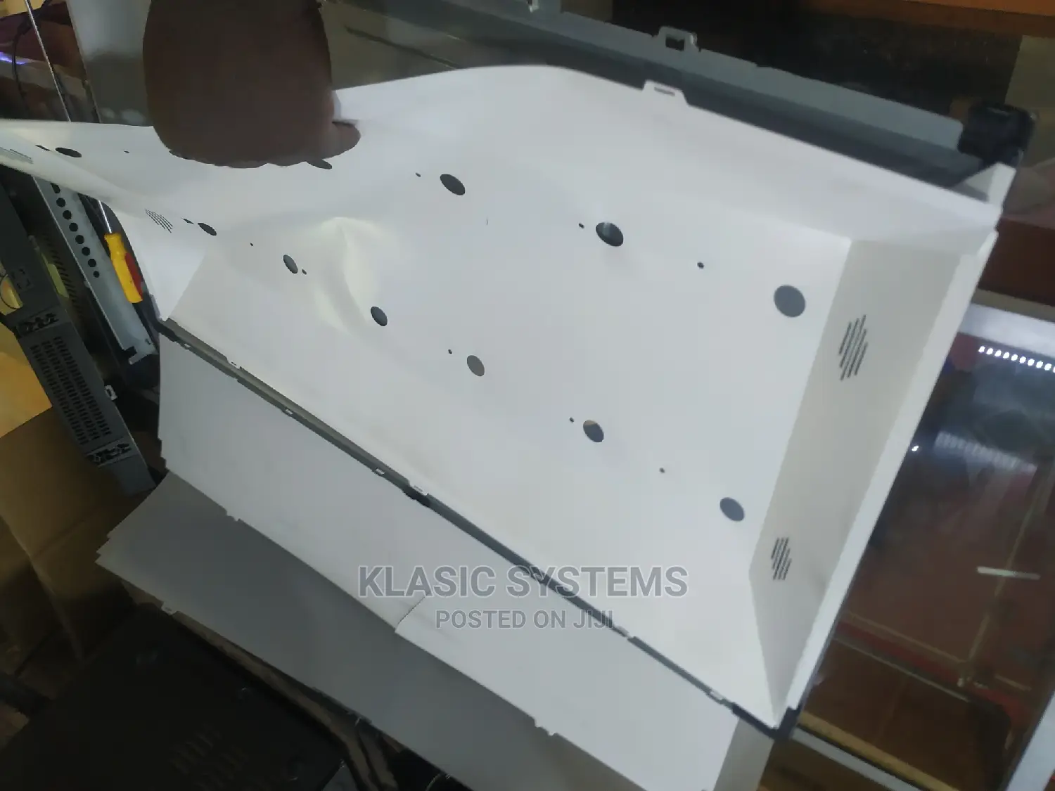 Expert in TV Repairing